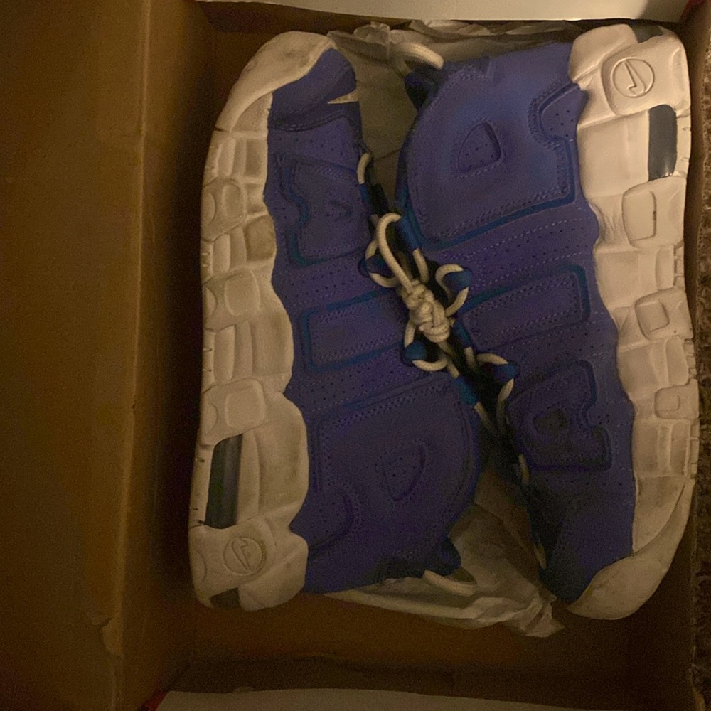 Selling kids shoes 85$ not new! Not worn no tags free shipping!
